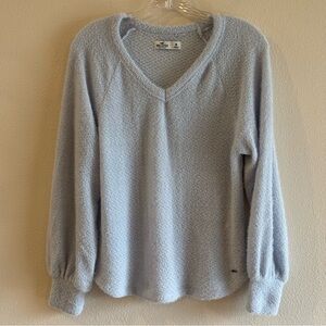 Hollister Women's Light Blue V-Neck Sweater Size Medium
